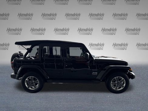 Used 2020 Jeep Wrangler Unlimited Sahara image 10
