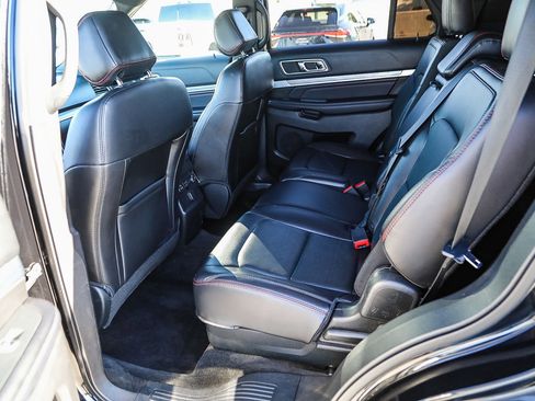 Used 2017 Ford Explorer Sport image 18