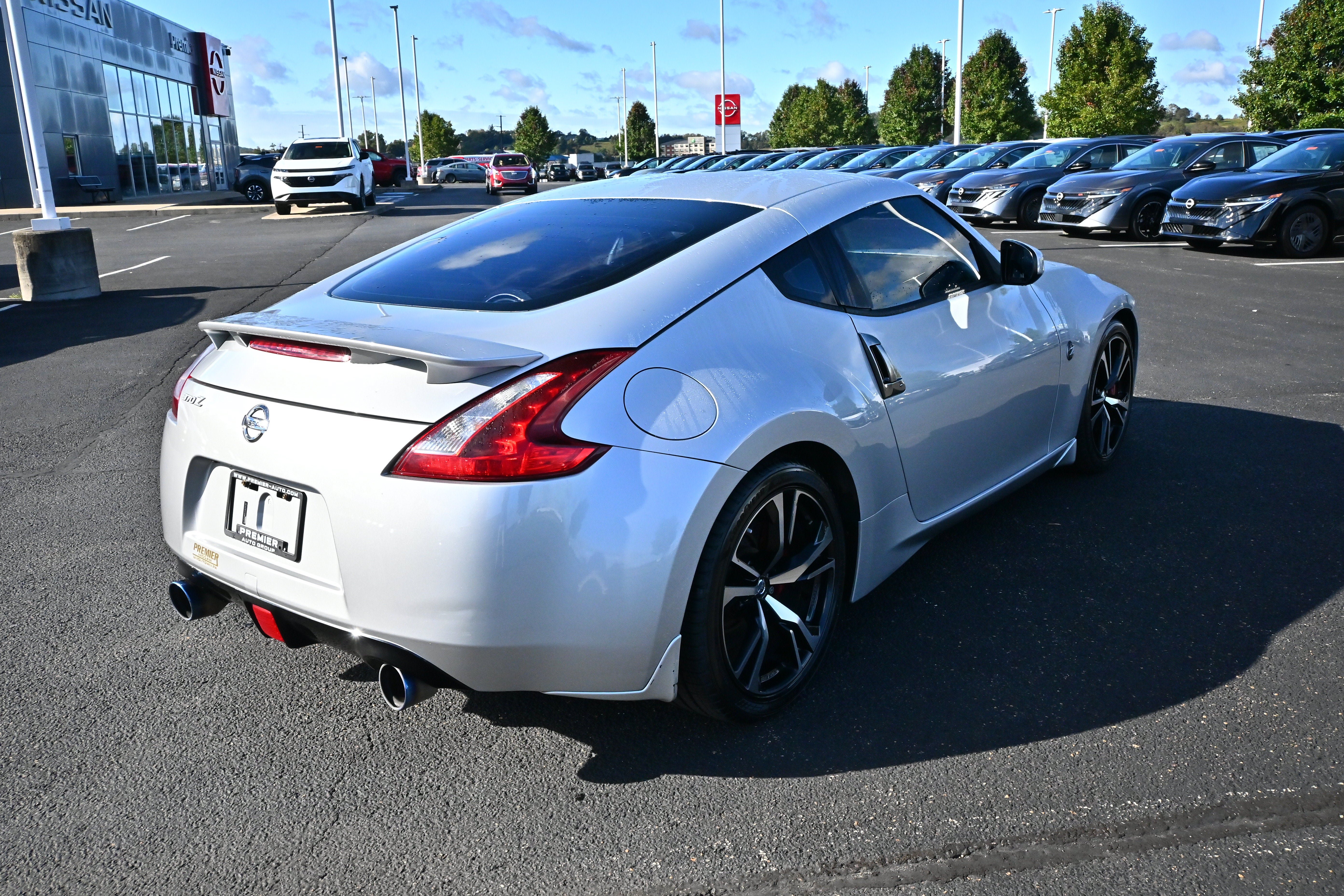 Used 2019 Nissan 370Z Coupe RWD image 8