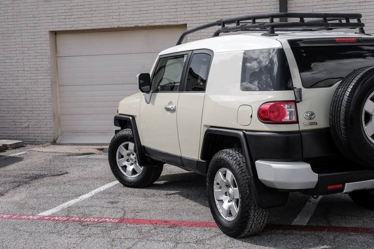Used 2008 Toyota FJ Cruiser 2WD w/ Upgrade Pkg 2 image 13