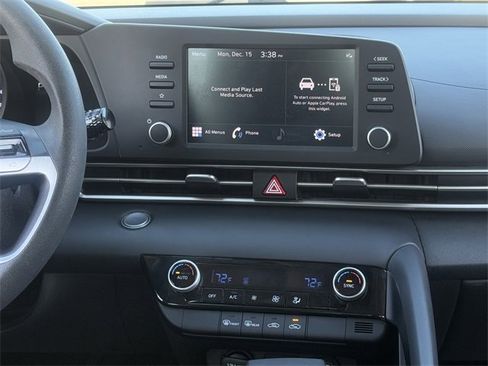 Used 2023 Hyundai Elantra SEL image 15