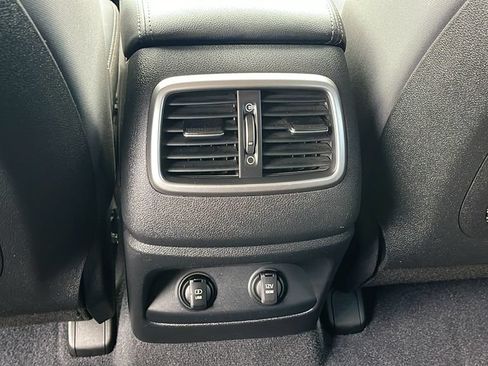 Used 2019 Kia Sorento FWD image 16