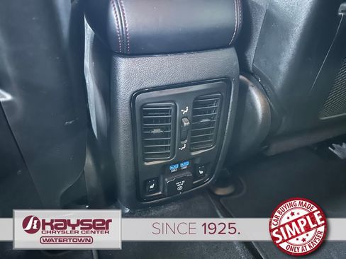 Used 2024 Dodge Durango GT AWD/4WD image 40