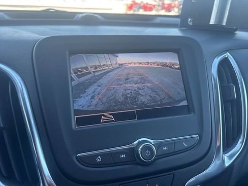 Used 2022 Chevrolet Equinox LT image 18