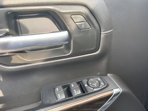 Used 2022 Chevrolet Silverado 1500 LT Trail Boss w/ Bed Protection Package AWD/4WD image 11