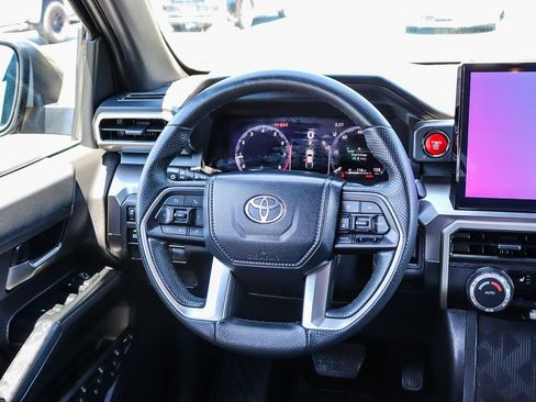 Certified 2025 Toyota Tacoma TRD Off-Road AWD/4WD image 18