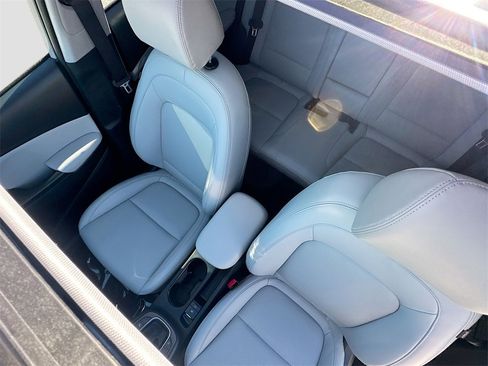 Used 2023 Hyundai Kona Limited image 23