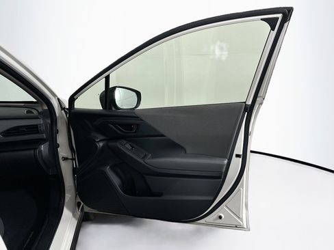 Used 2024 Subaru Crosstrek 2.0i Premium image 31