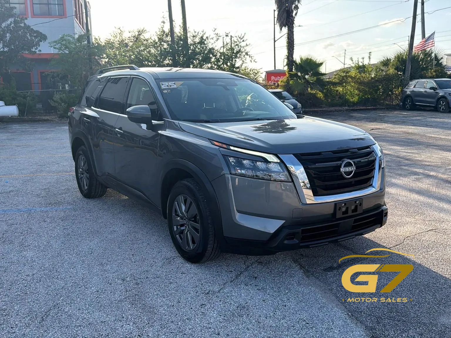 Used 2025 Nissan Pathfinder SV AWD/4WD image 3