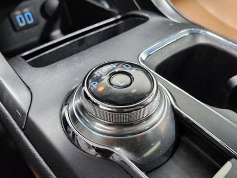 Used 2019 Ford Fusion Energi Titanium image 34