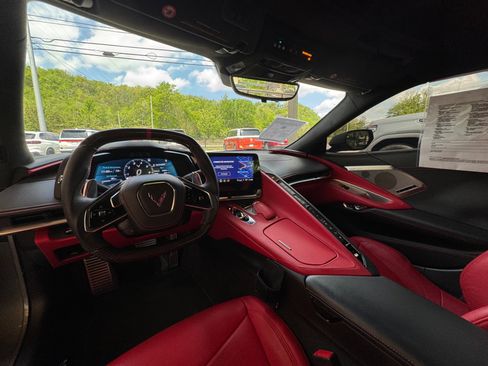 Used 2023 Chevrolet Corvette Stingray Premium Cpe w/ Z51 Performance Package image 9