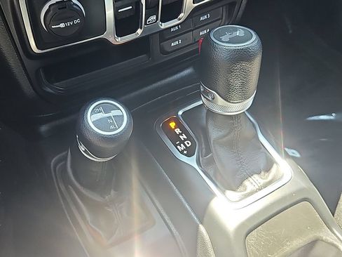 Used 2022 Jeep Wrangler Unlimited Sport AWD/4WD image 28