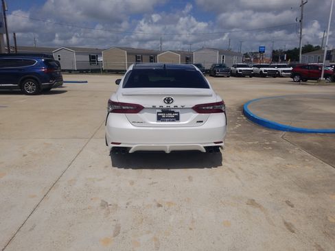 Used 2021 Toyota Camry XSE FWD image 6
