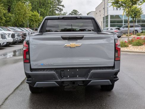 Used 2026 Chevrolet Silverado EV LT AWD/4WD image 4
