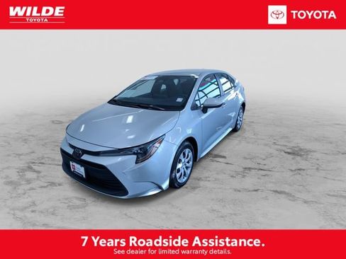Certified 2025 Toyota Corolla LE image 5