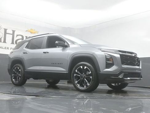 Used 2026 Chevrolet Equinox RS FWD image 2