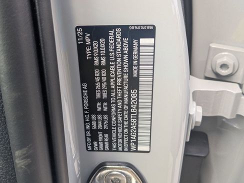 New 2026 Porsche Macan S image 30