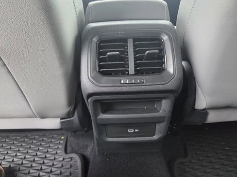 Used 2022 Volkswagen Taos SE w/ IQ.Drive SE Package image 22