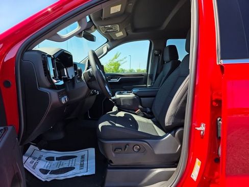 New 2026 GMC Sierra 1500 SLE w/ Preferred Package image 7