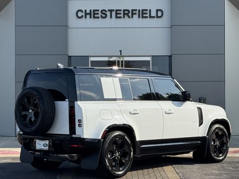 Certified 2025 Land Rover Defender 110 X-Dynamic SE AWD/4WD image 2