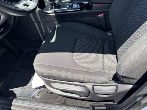 Used 2025 Kia Sportage LX FWD image 15