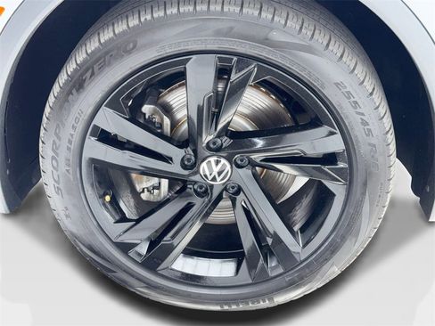 Used 2024 Volkswagen Tiguan SE R-Line image 56