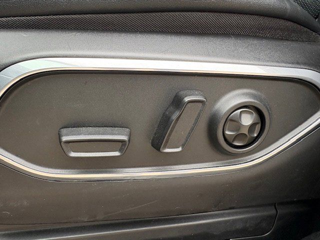 Used 2024 Jeep Wagoneer L Series II w/ Flexible Seating Group AWD/4WD image 16