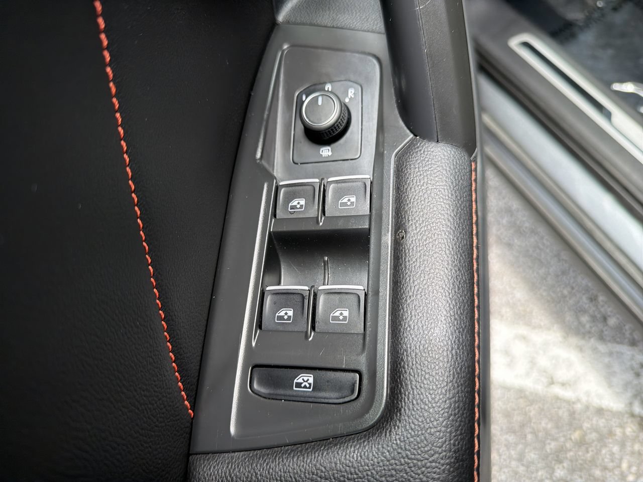 Used 2024 Volkswagen Tiguan Wolfsburg Edition FWD image 19