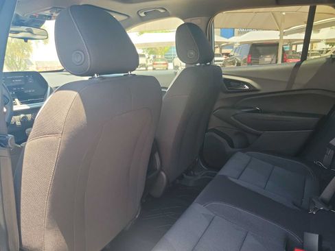 New 2026 Chevrolet Trax RS w/ Sunroof Package FWD image 16