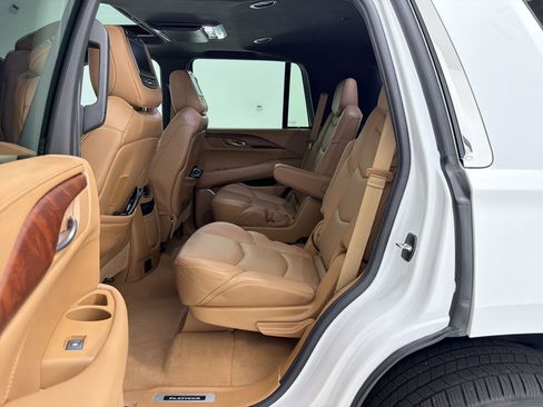 Used 2017 Cadillac Escalade Platinum RWD image 14
