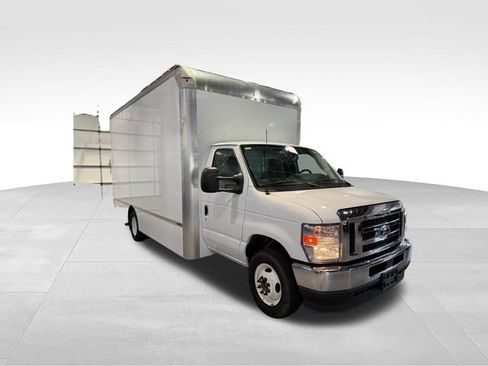Used 2024 Ford E-350 and Econoline 350 Super Duty w/ Driver's Safety Package RWD image 3