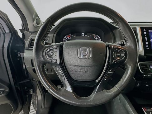 Certified 2018 Honda Pilot Touring image 18