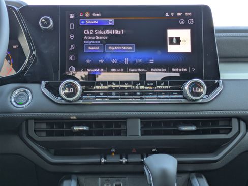 Used 2026 Chevrolet Colorado LT w/ LT Convenience Package image 5