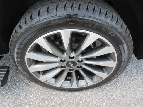 Used 2021 Lincoln Navigator Reserve w/ Luxury Package AWD/4WD image 11