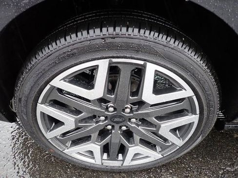 Certified 2025 Ford Expedition Max Platinum w/ Platinum Ultimate Package image 12