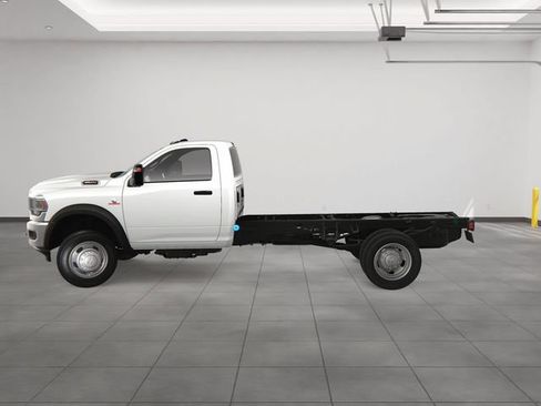 New 2023 RAM 4500 Tradesman RWD image 3