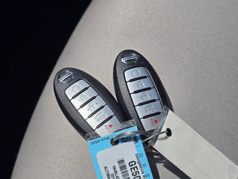 Used 2019 Nissan Altima 2.5 SV AWD/4WD image 37
