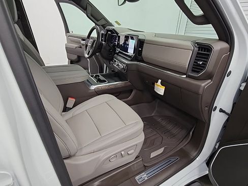 New 2025 GMC Sierra 2500 SLT image 40