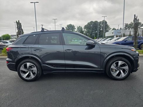 Used 2025 Audi Q6 e-tron Premium Plus w/ Premium Plus AWD/4WD image 6