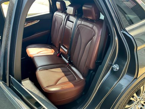 Used 2018 Lincoln MKX Reserve w/ Lincoln MKX Climate Package image 17