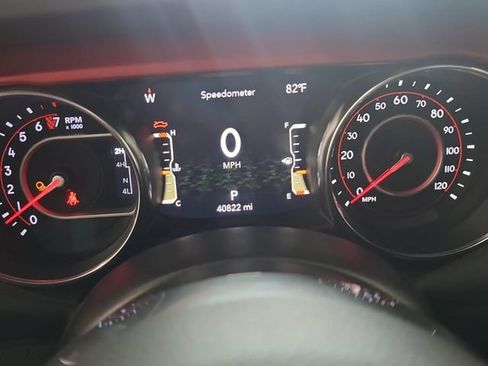 Used 2022 Jeep Gladiator Rubicon w/ LED Lighting Group AWD/4WD image 6