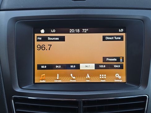 Used 2019 Lincoln MKT AWD image 17