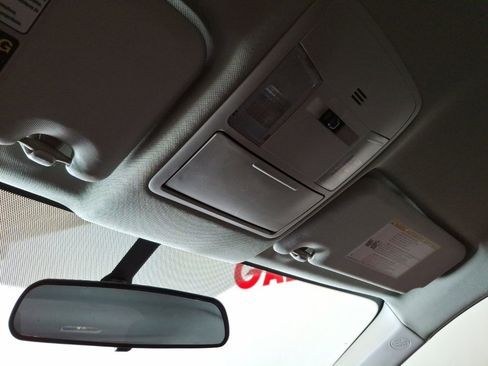 Used 2016 Toyota RAV4 LE image 25