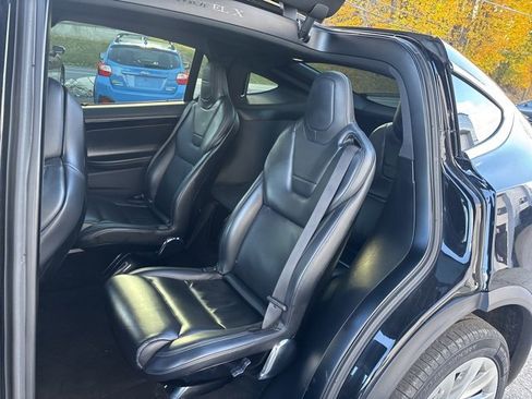 Used 2017 Tesla Model X image 15