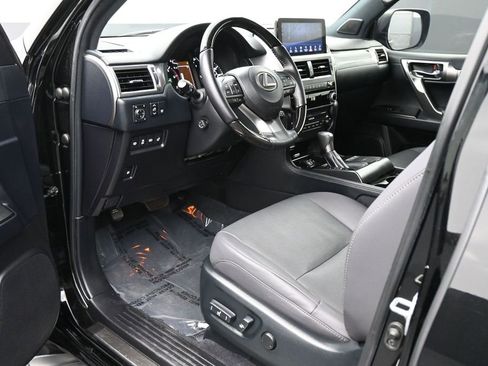 Used 2023 Lexus GX 460 Premium w/ Premium Package AWD/4WD image 2