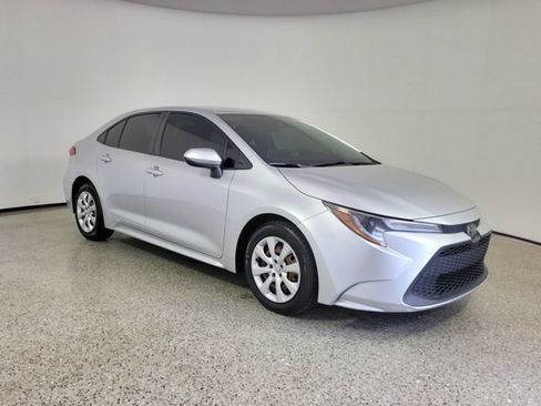 Used 2021 Toyota Corolla LE FWD image 4