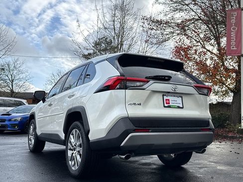 Certified 2022 Toyota RAV4 Limited image 3
