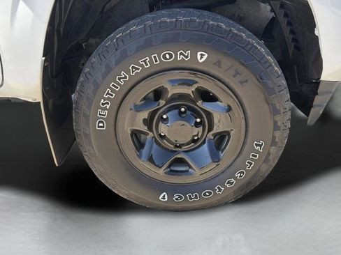 Used 2021 Toyota Tacoma SR AWD/4WD image 9