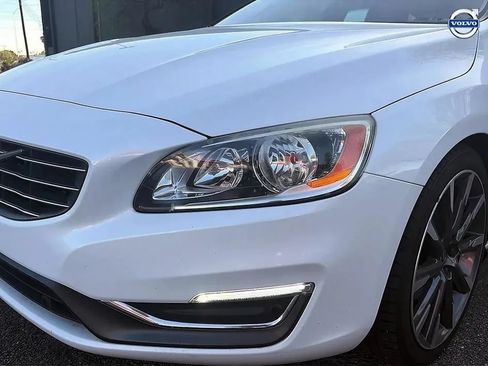 Used 2015 Volvo V60 T5 Premier FWD image 10