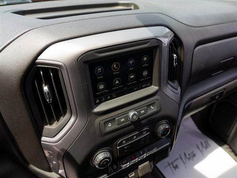 Used 2021 Chevrolet Silverado 1500 Custom Trail Boss AWD/4WD image 31
